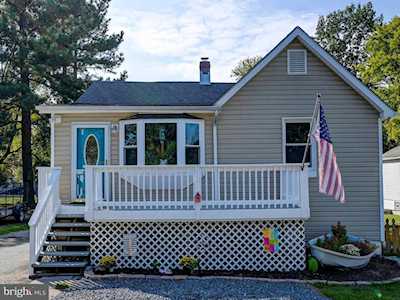 2420 Wythe Ave Sparrows Point, MD 21219