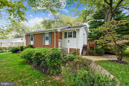 8312 Cottage St Vienna, VA 22180
