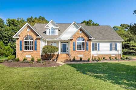 11836 Middlecoff Dr Chester, VA 23836