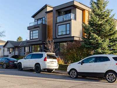 411 25 Ave NE #1 Calgary, AB T2E 1Y4