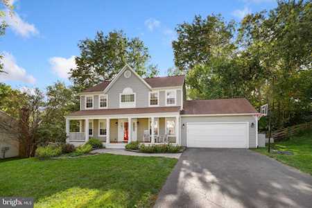 15219 Elk Run Rd Chantilly, VA 20151