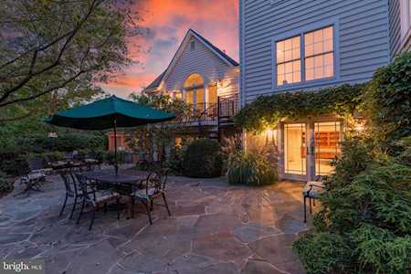 1149 Kettle Pond Ln Great Falls, VA 22066