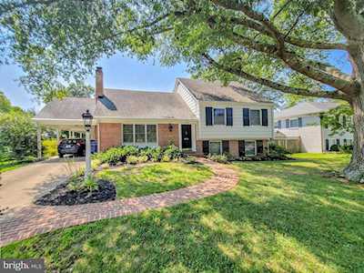 1205 Potomac Ln Alexandria, VA 22308