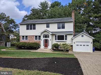 1050 Carper Mclean, VA 22101