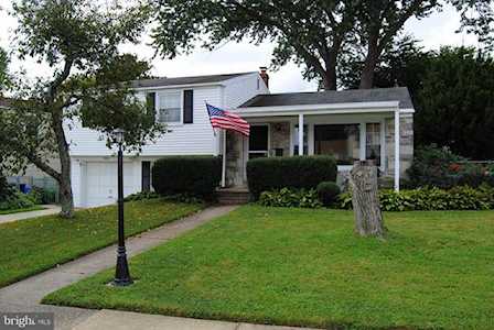 808 Larkspur St Philadelphia, PA 19116