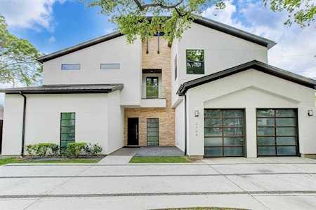 2724 Suffolk Dr Houston, TX 77027