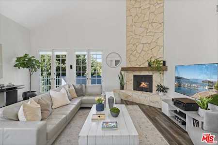 1930 S Beverly Glen Blvd #305 Los Angeles, CA 90025