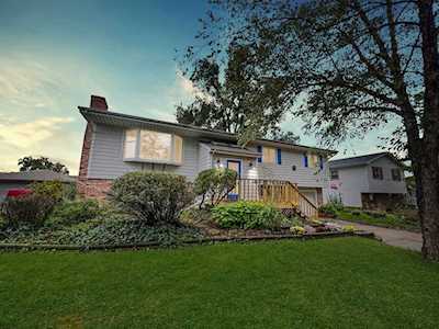 945 Stratford Lane Dyer, IN 46311