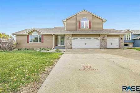 7101 W Selkirk Trl Sioux Falls, SD 57106