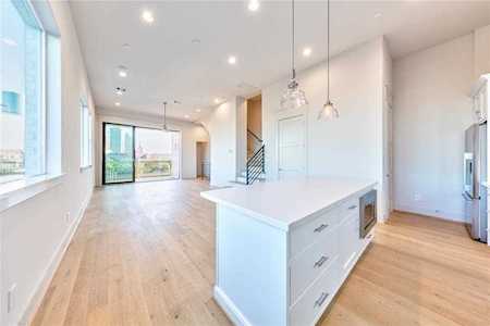 1207 Hickory St Houston, TX 77007