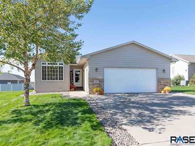 805 N Quartz Ave Brandon, SD 57005