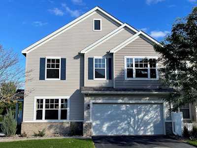 1518 Liberty Circle Shakopee, MN 55379