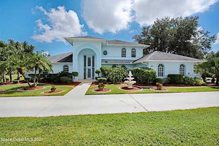 563 Lake Ashley Circle Melbourne, FL 32904