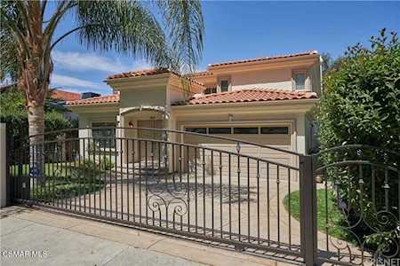 22137 Avenue San Luis Woodland Hills, CA 91364