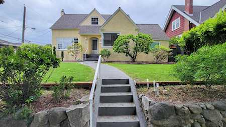 241 E 45th Avenue Vancouver, BC V5W 1X2