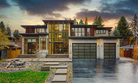 1028 Bel-Aire Dr SW Calgary, AB T2V 2B9