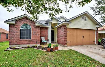 740 Brandi CIR Kyle, TX 78640