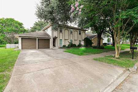 7618 Green Lawn Dr Houston, TX 77088