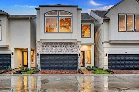 152 Knightsbridge Park Ln Houston, TX 77018