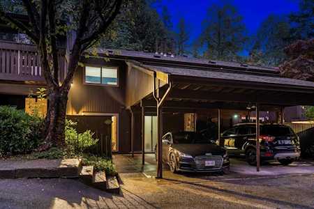 2082 Purcell Way North Vancouver, BC V7J 3K3