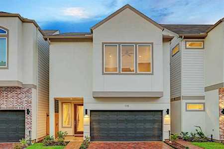 150 Knightsbridge Park Ln Houston, TX 77018