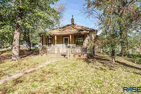 306 E 6Th St Dell Rapids, SD 57022