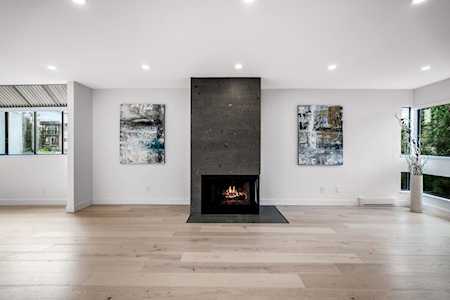 2018 Chesterfield Avenue North Vancouver, BC V7M 2P6