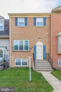 9772 High Water Ct Burke, VA 22015