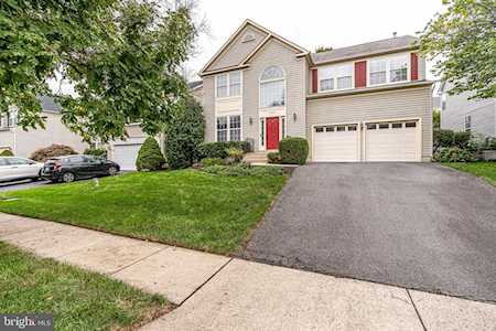25542 Chilmark Dr Chantilly, VA 20152
