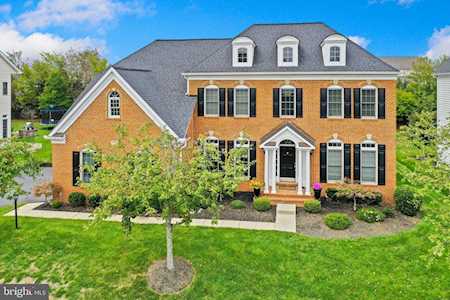 43454 Mountcastle Dr Chantilly, VA 20152