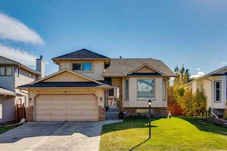 29 Shannon Circle SW Calgary, AB T2Y 2K4