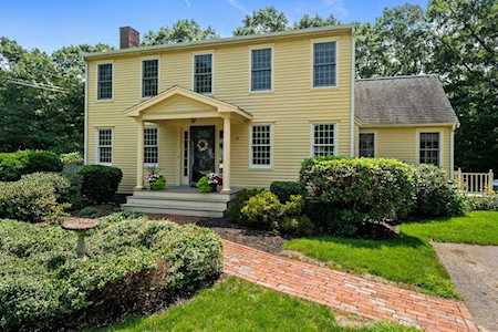19 Orchard Ave Kingston, MA 02364