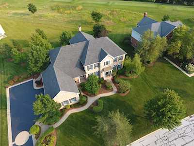 21 Doral Dr Hawthorn Woods, IL 60047