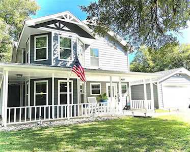 1420 S Lindsay Street Gainesville, TX 76240