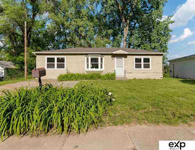7305 S 70th St La Vista, NE 68128