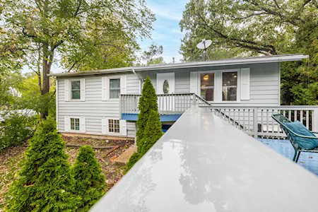 541 Blackhawk Dr Lake In The Hills, IL 60156