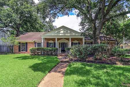 162 Plantation Rd Houston, TX 77024