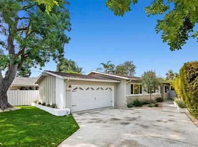 5729 Rhodes Ave Valley Village, CA 91607