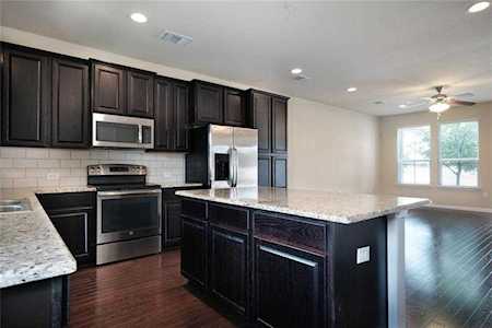 804 Lost Pines LN Cedar Park, TX 78613