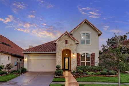 26 Silent Circle Dr Sugar Land, TX 77498