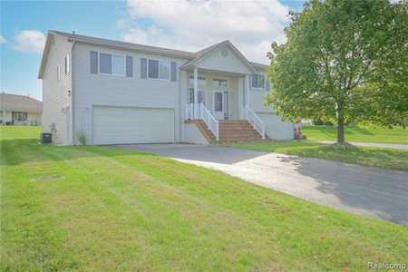 1108 Lake Park Dr Mundy Twp, MI 48439
