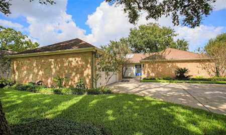 11514 Piping Rock Dr Houston, TX 77077