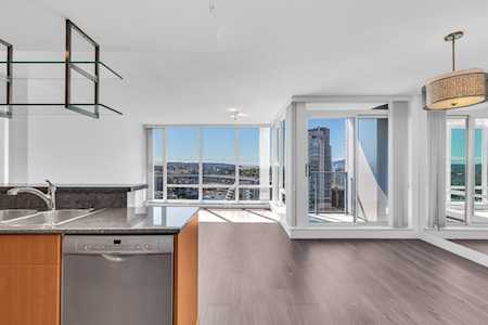 455 Beach Crescent #2105 Vancouver, BC V6Z 3E5