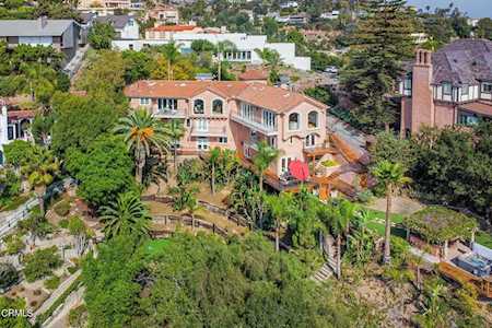 2588 Nottingham Ave Los Angeles, CA 90027