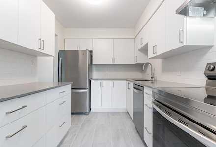 327 Ninth Street #306 New Westminster, BC V3M 3V8