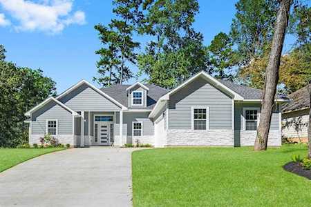 12131 Brazos Dr Willis, TX 77378