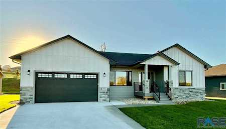 512 N Woodland Ct Brandon, SD 57005