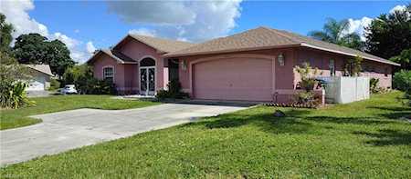 2005 Country Club Blvd Cape Coral, FL 33990