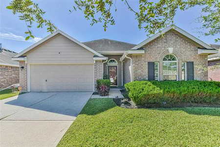 2815 Gaelic Green St Houston, TX 77045