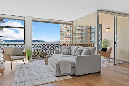 2135 Argyle Avenue #504 West Vancouver, BC V7V 1A5